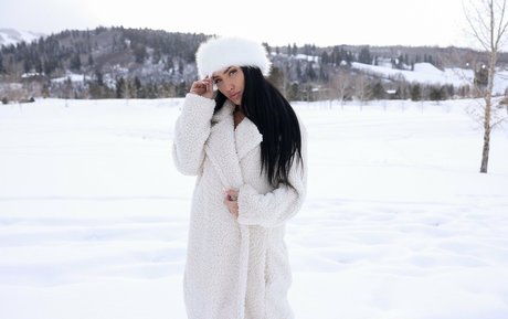 曲線美のクーガーOnlyFans ヌード 画像