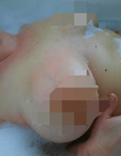 designed4desire2 ポルノスター 可愛い 写真