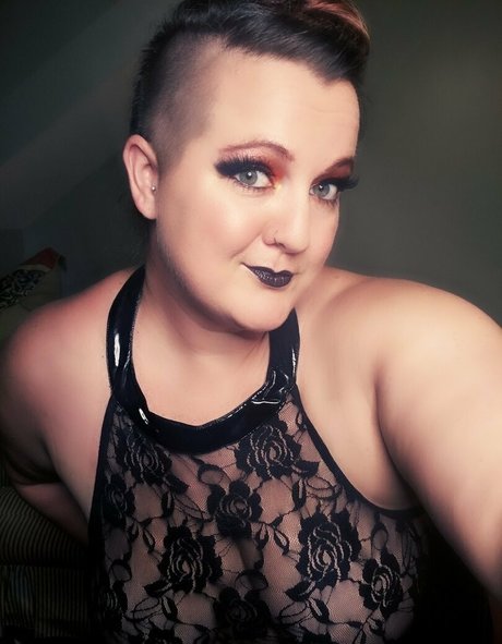 フィットネス xxx onlyfans 美しいヌード 画像