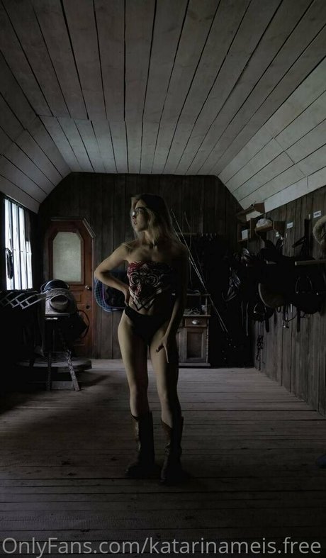 cassandra delia free HDモデル 写真