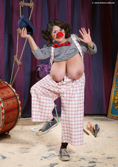 ダーティトークオンリーファンズ 無料ヌード 写真