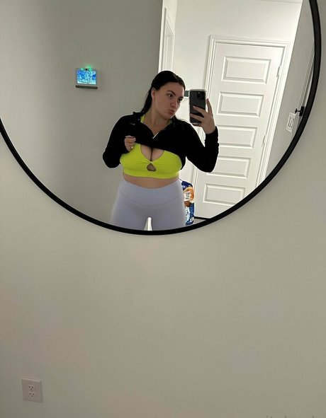 ラバーオンリーファン 無料 写真