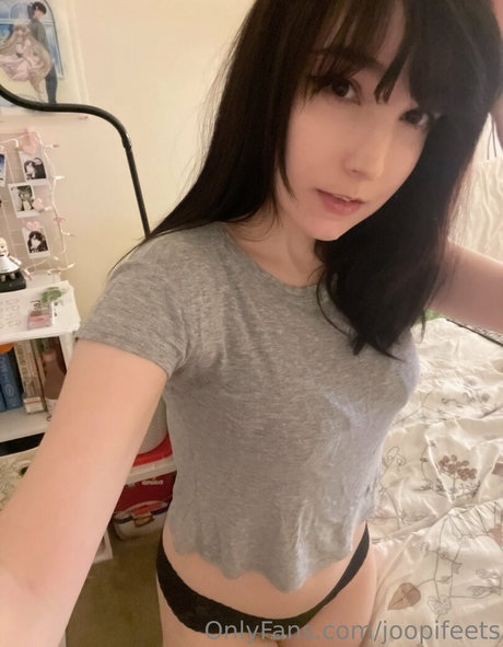 joopifeets エロティック女優 写真