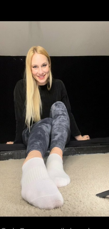 大きな黒い猫OnlyFans ホット 画像