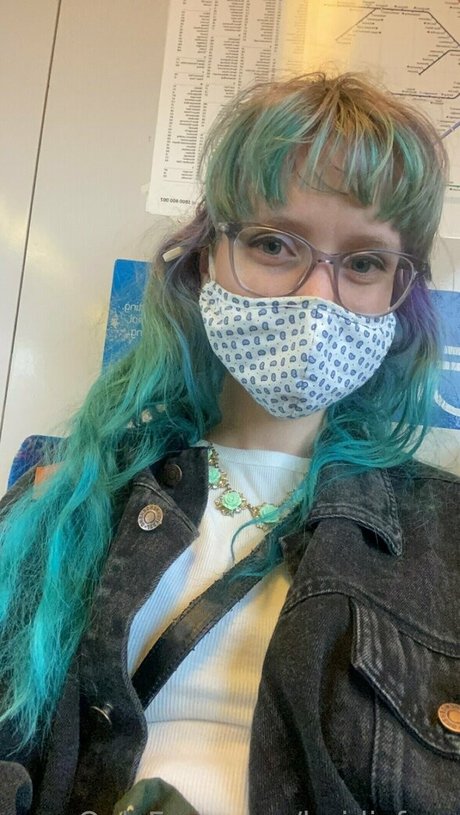 heidivfree セクシーなポルノスター 画像