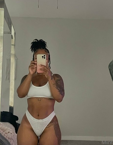 therealbombshell mint XXXモデル 写真