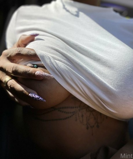 therealbombshell mint ポルノスター 独占 写真