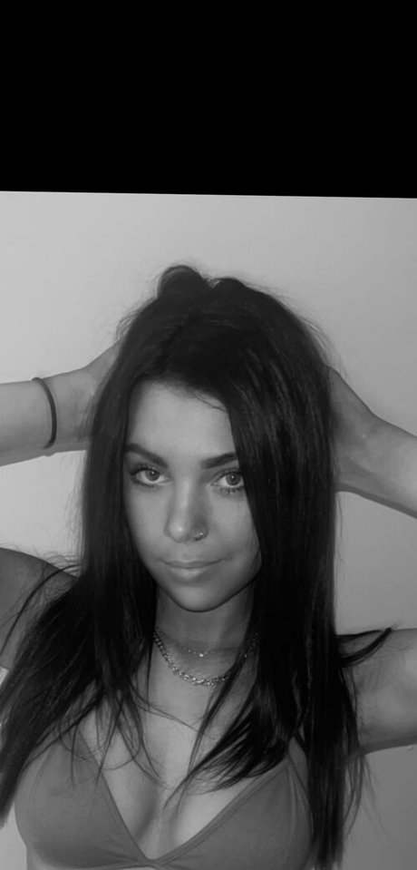 Keirra Stivers 裸モデル 写真