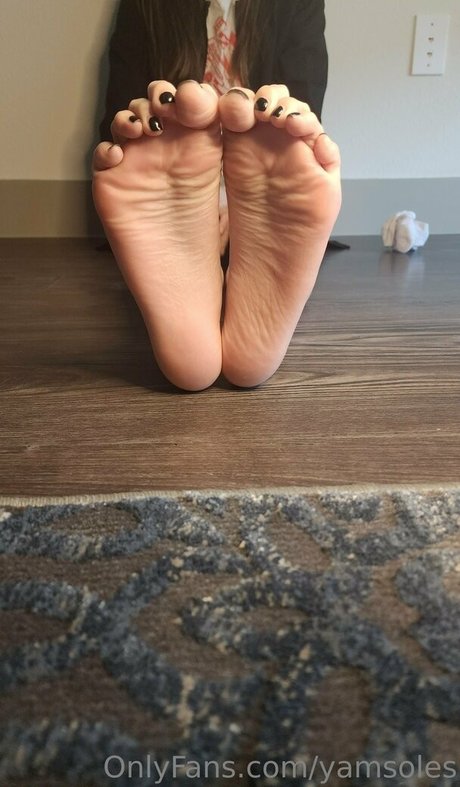 YamSoles 裸の女優 写真