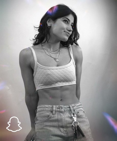 Sara Saffari ホットモデル 画像