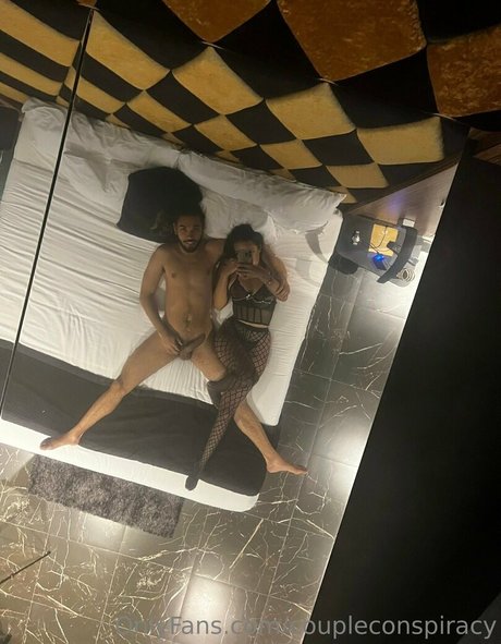 自然な赤毛のオンリーファンズ 無料セクシー 画像