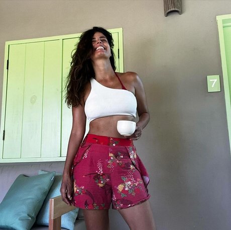 Emanuelle Araujo 素敵なモデル 写真