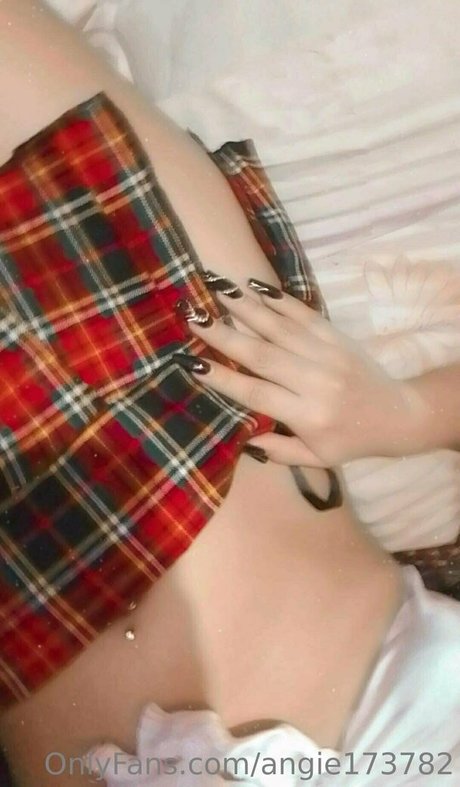 angie173782 美しいスター 画像