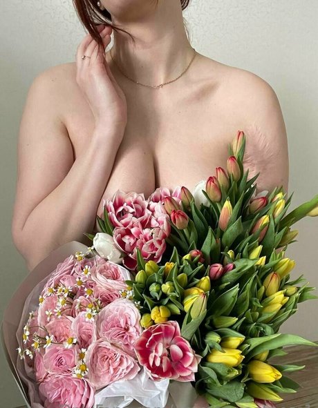 ヌード教師オンリーファンズ セクシー 写真