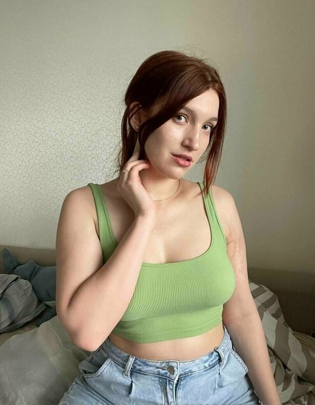 ビデオ通話 オンリーファンズ 裸 写真