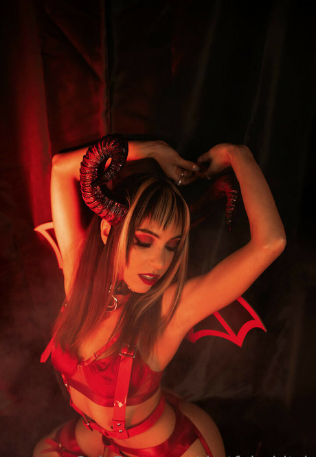 mj noble セクシーモデル ギャラリー