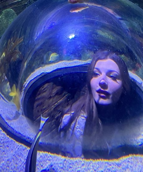 ゴス3P OnlyFans 美しいxxx 写真