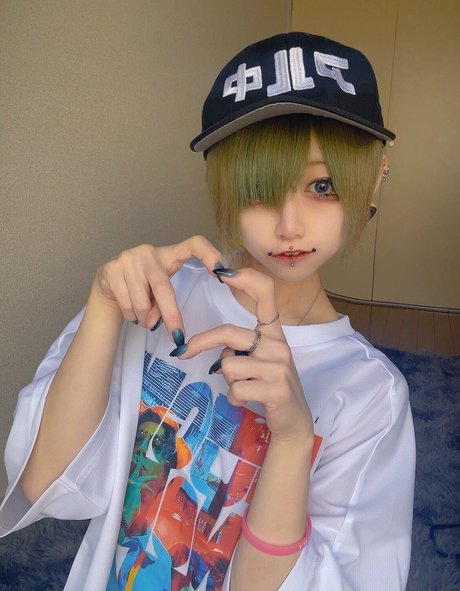 毛深い足のOnlyFans ホット ギャラリー