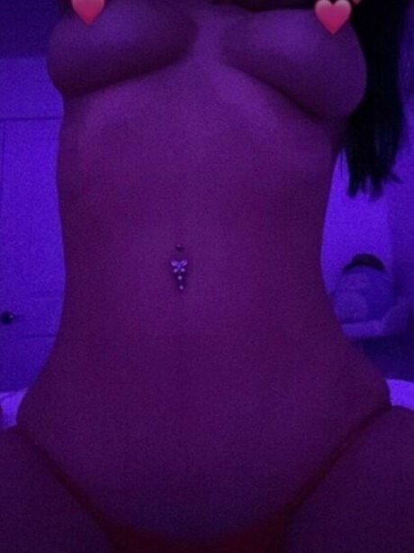 大きなお尻と巨乳のオンリーファンズ セクシー裸 写真