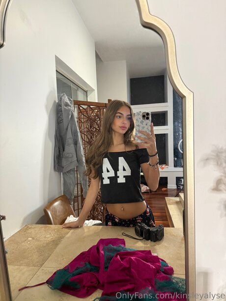 kinsleyalyse アートモデル 画像