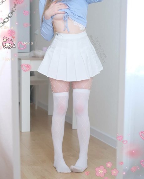 巨乳で曲線美のOnlyFans 美しいヌード 写真