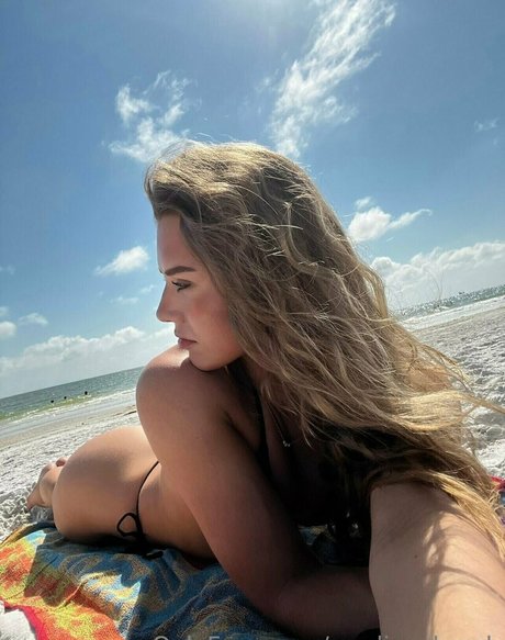 アマチュアヌードオンリーファンズ セクシーヌード 写真