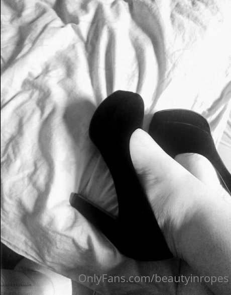 beautyinropes 高品質スター 写真