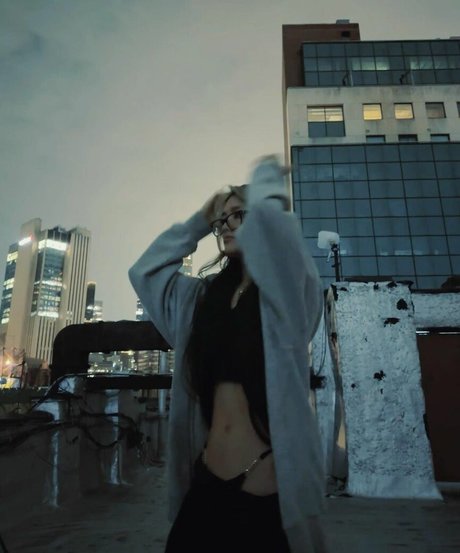 Irene Wong エロティック女優 画像