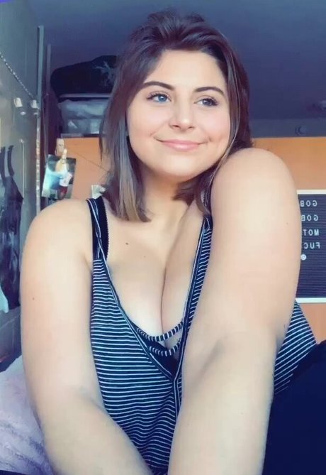 Caroline Casbon 完璧なモデル 写真