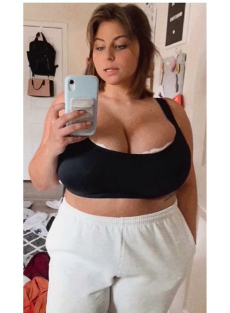 Caroline Casbon 高品質スター 写真