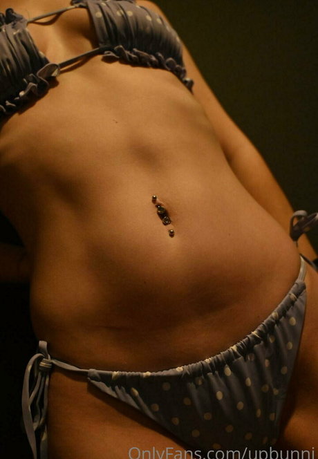 upbunni 独占女優 ギャラリー