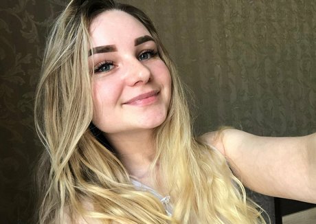 violetcherryy トップ女優 写真