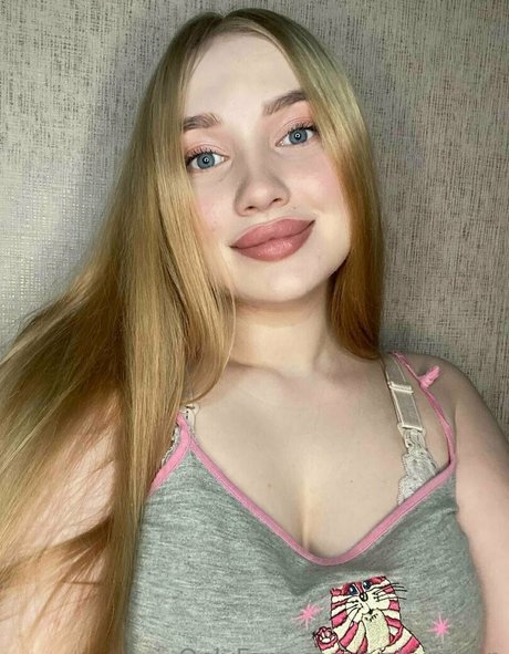 背が高くて巨乳のOnlyFans ポルノ ギャラリー