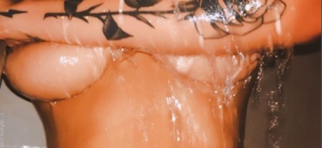 大きなお尻と巨乳のオンリーファンズ ポルノ アーカイブ