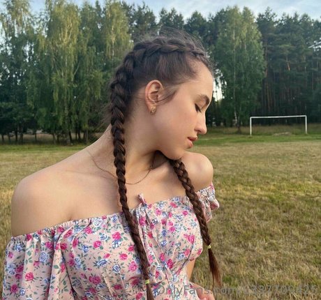 your lavinia ポルノモデル 写真