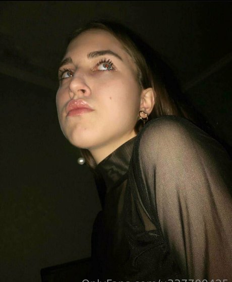 your lavinia セックススター 写真