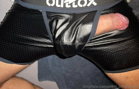 snkrs uncensored エロティックなポルノスター 画像