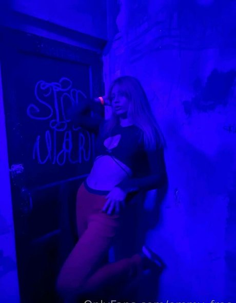 痩せたアジア人ティーン OnlyFans アダルト 写真