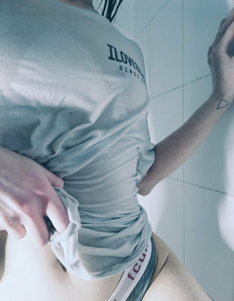 ヌード 屋外 OnlyFans アダルト 写真