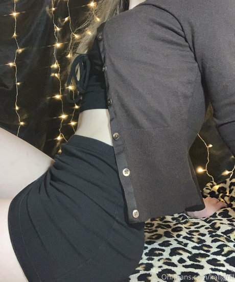 男性TikTokスターOnlyFans ホットヌード 写真