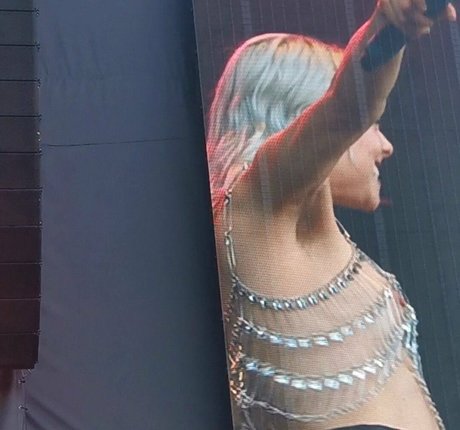 縛られたOnlyFans セクシーxxx 画像