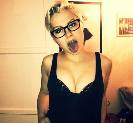 大きな乳首オンリーファンズ 無料 画像