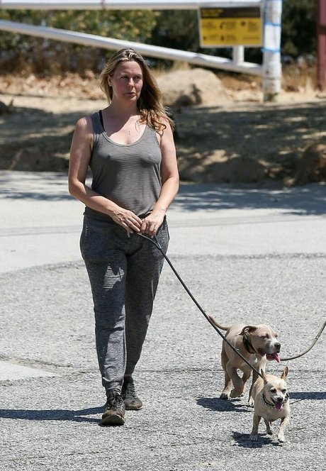 Alicia Silverstone 裸のスター 写真