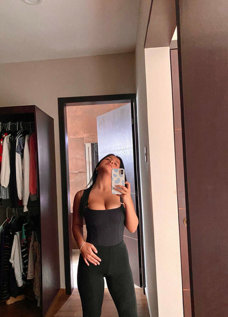 ジムガールズオンリーファンズ えろ 画像