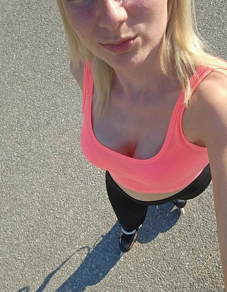 croatianbarbiegirl1997 高品質のスター アーカイブ