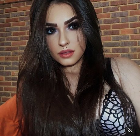 ブルネットのPOV OnlyFans ヌード 画像