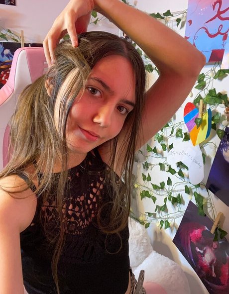 お金 オンリーファンズ トップ 画像