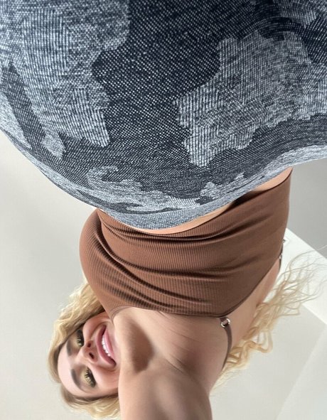 スマイルオンリーファンズ えろ 写真