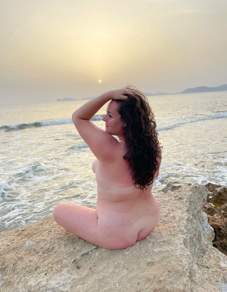 ジンジャートゥインクオンリーファンズ エロチック 画像