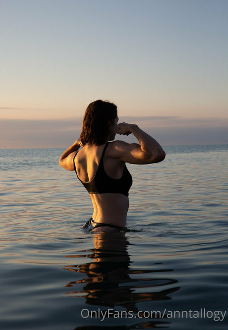 ソロオンリーファンズ ヌード 写真